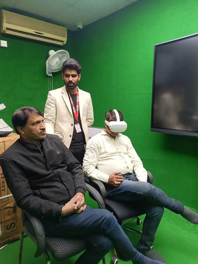 Graahak VR walkthrough mein apna ghar dekhte hue — Anuda, Jaipur